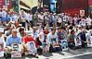 Cumartesi Anneleri: Özgür Gündem'in ve Aslı Erdoğan'ın...