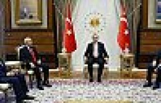 Cumhurbaşkanlığı Sarayı'ndaki görüşme sona...