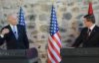 Davutoğlu: Esed, DAEŞ ve YPG'yi tehdit olarak görüyoruz