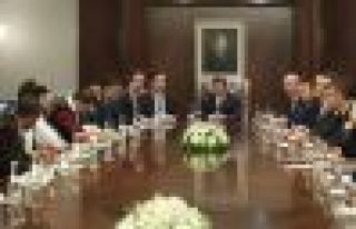 Davutoğlu: Suriyelilerin yollarda ölmesini istemiyoruz