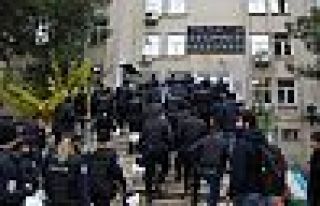 DBP'li iki belediye başkanına gözaltı