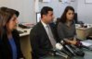 Demirtaş: 90'lardaki hata yapılmamalı, medya hak...