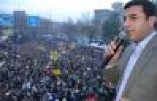 Demirtaş: AKP-Cemaat el ele halka kan kusturdu