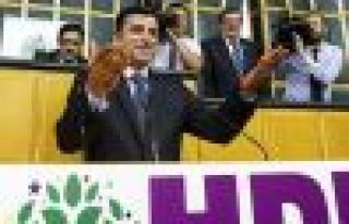 Demirtaş: İki maymunu oynuyorlar