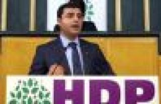Demirtaş: Özgecan erkek zihniyetiyle yüzleşmeyi...