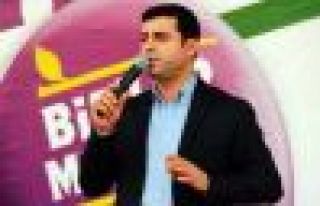 Demirtaş: Provokasyona gelmeyelim, herkes il binası...