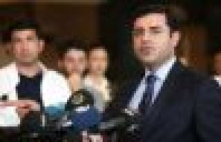 Demirtaş'tan Arınç'a 'Alçaklık', Bahçeli'ye...