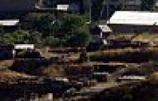 Derecik'te üs bölgesine saldırı 