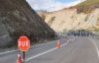 Dersim-Erzincan karayolu yeniden kapatıldı