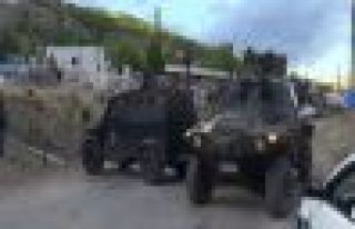 Dersim'de askeri aracın geçişi sırasında patlama