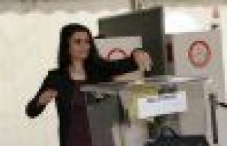 Dilek Satılmış: Oy vermek için son günü beklemeyelim