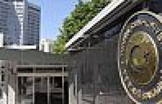 Dışişleri'nde iki büyükelçi görevden alındı