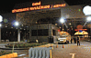 Diyarbakır Havalimanı'nda polis noktasına roketatarlı...