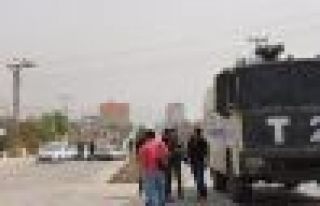 Diyarbakır Silvan'da bir polis yaralandı