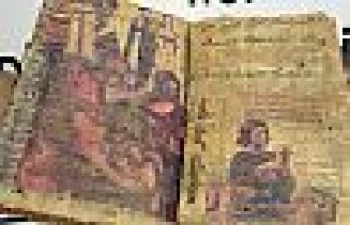 Diyarbakır'da 1400 yıllık dini motifli kitap ele...