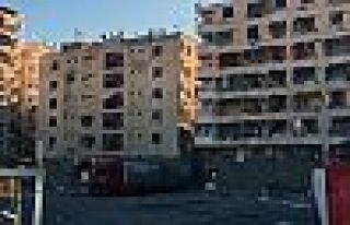 Diyarbakır'da bombalı saldırıda 2'si 8 kişi hayatını...