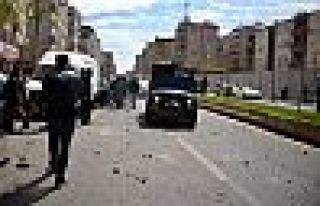 Diyarbakır'da emniyet binasında patlama: 1 ölü