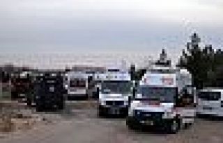 Diyarbakır'da polise bombalı saldırı: 4 polis...