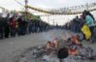 Diyarbakır'da seçim çalışmaları Newroz’la...