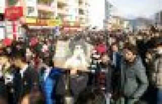 Dêrsimî li hember waneyên mecbûrî yên olî meşiyan