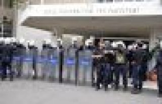 DÜ öğrencileri İHD'ye başvurdu