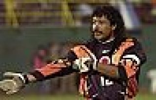 Efsane kaleci vekilliği reddetti