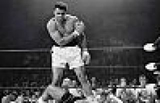 Efsanevi boksör Muhammed Ali hayatını kaybetti