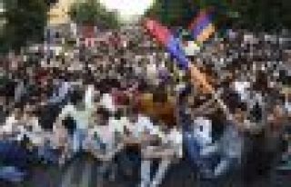 Erivan elektrik zammına direniyor