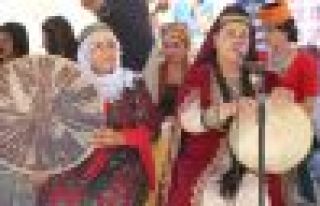 Ermeni ve Kürt kadın dengbêjler kültürleri buluşturdu