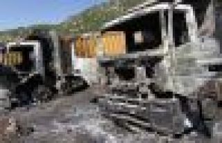 Erzurum'da 17 iş makinesi ateşe verildi