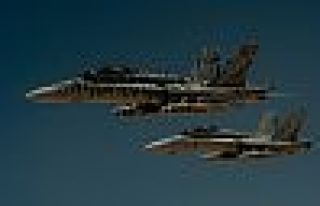 Esad Rakka'yı vurdu