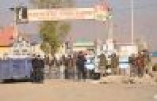 Yüksekova Esendere Sınır Kapısı Geçici Süreyle...