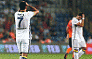 Fenerbahçe, lige mağlubiyetle başladı