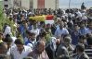 Gever'de onbinler Kaval’ı toprağa verdi