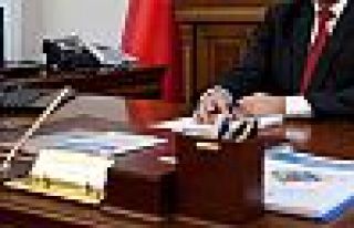 Görevden alınsa da bakan yardımcısı aynı maaşı...