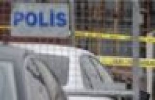 Güroymak'ta hükümet konağı ve emniyete bombalı...