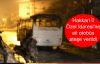 Hakkari İl Özel İdaresi'ne ait otobüs ateşe verildi