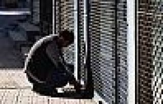 Hakkari'de esnaf kira ödemek için kredi çekiyor