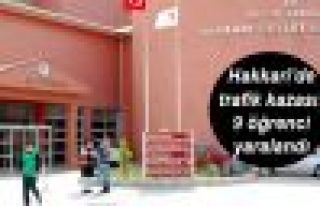 Hakkari'de trafik kazası: 9 öğrenci yaralandı