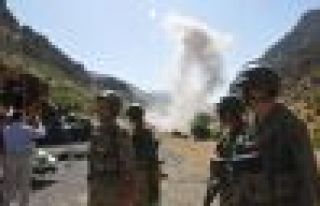 Hakkari'de yol kenarındaki bomba imha edildi 