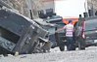 Hakkari'de zırhlı polis aracı takla attı: 7 polis...