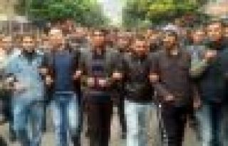 Haklarını almak için eylem yapan madenciler hakim...