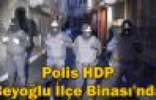 HDP Beyoğlu ilçe binasına polis baskını