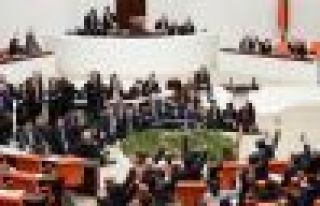 HDP ve CHP mecliste oturma eylemi başlattı