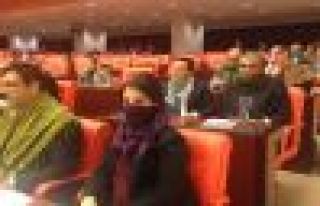 HDP'li vekillerden Meclis’te poşulu eylem!