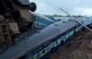 Hindistan'da tren kazası, en az 27 ölü