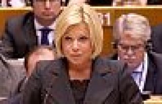 İki asker kazayla öldü, Hollanda Savunma Bakanı...