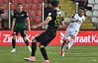 İlk yarı finalist Medipol Başakşehir 