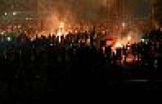 Irak'taki protestolar: En az 44 ölü, bin 500'den...