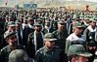 İran Devrim Muhafızları'na saldırı: 20 kişi...